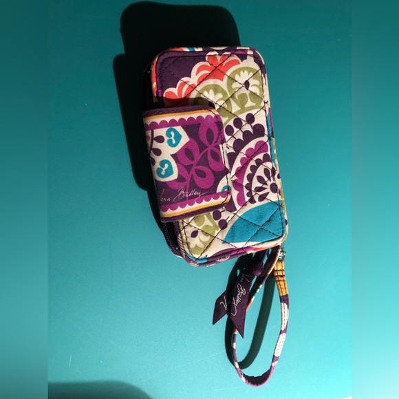 Vera Bradley Handbags - Vera Bradley Wristlet - GUC